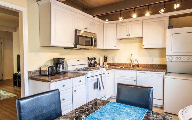 Sunny Two Bed in Richmond