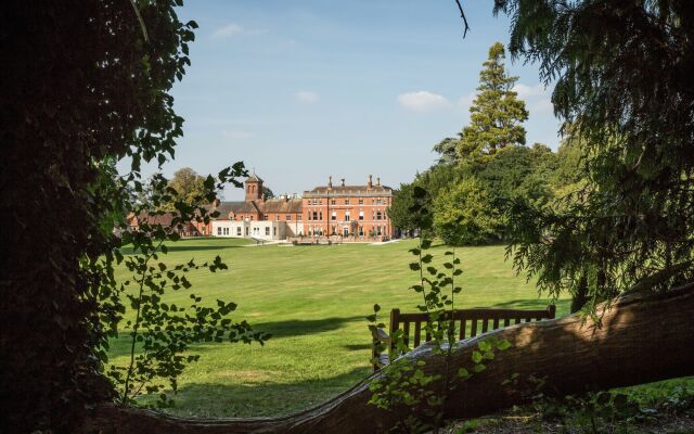 Oakley Hall Hotel