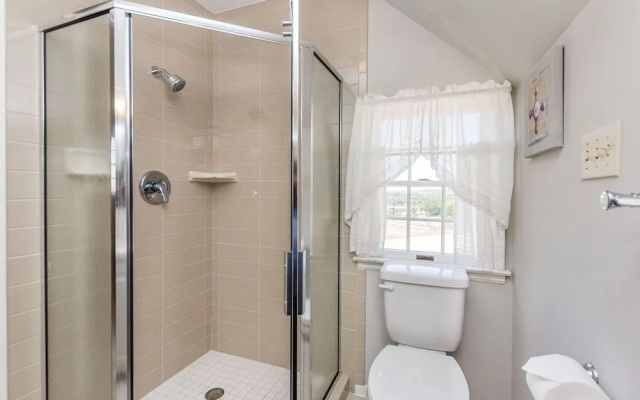 Gastehaus Royal Oaks Studio Bedroom Apts by Redawning