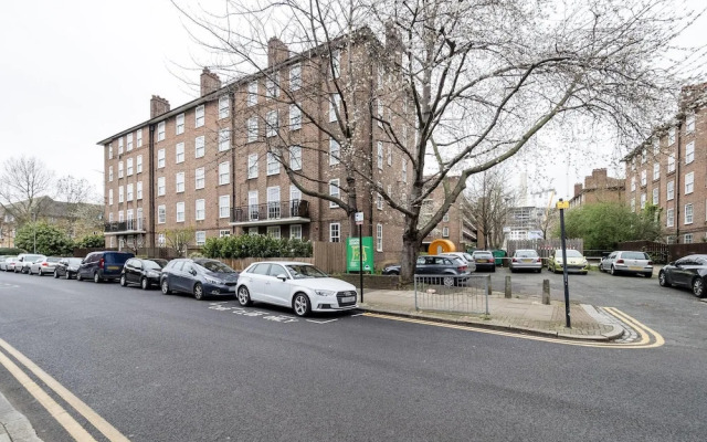 Bright Battersea pad Sleeps 5