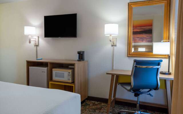 Hotel Carolina, a Days Inn by Wyndham
