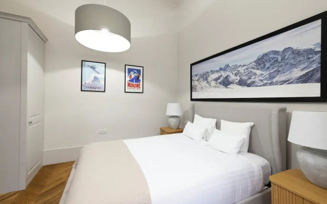 Modern studio in Edinburgh West End