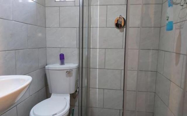 Hirondelle @ 45 Old Paarl