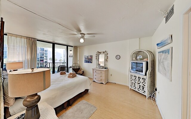 Modernized Oceanfront Beach 2 Bedroom Condo