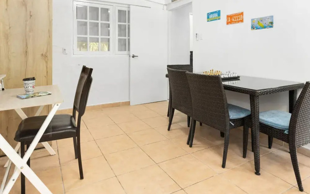 Cozy 3BR Town Home in Gated Community Palm Beach