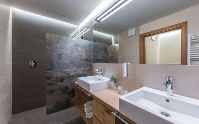 Maraias SRL
