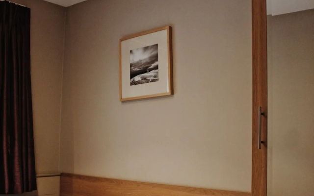 Lancaster Hotel