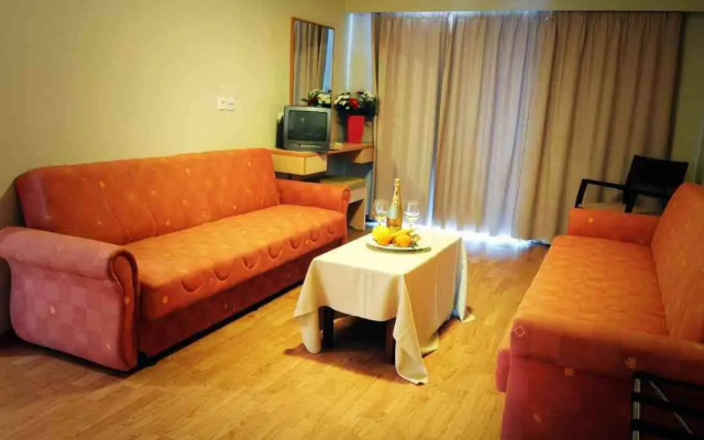 Triton Hotel