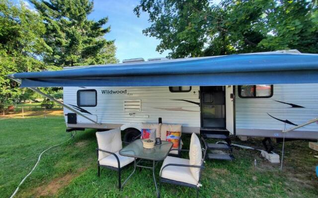 Wildwood Camper De Sleeps 6-7,