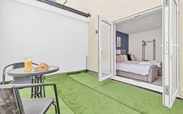 Right On : Bright On Apartment 1C | By My Getaways