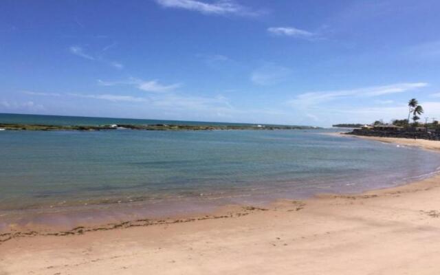 Linda casa com piscina na praia de Jauá