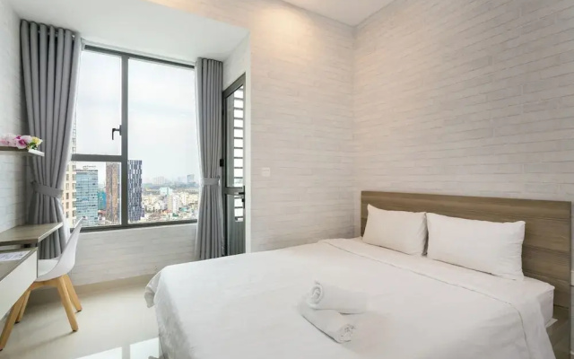 Refined Saigon - Rivergate Apartment