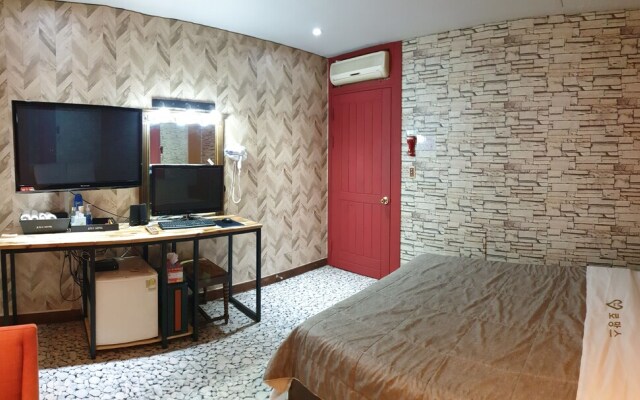 Romance Motel