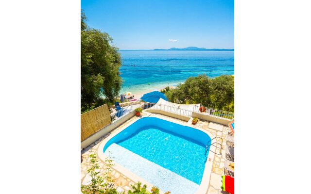 Villa Thalassa Large Private Pool Walk to Beach Sea Views A C Wifi Car Not Required - 920