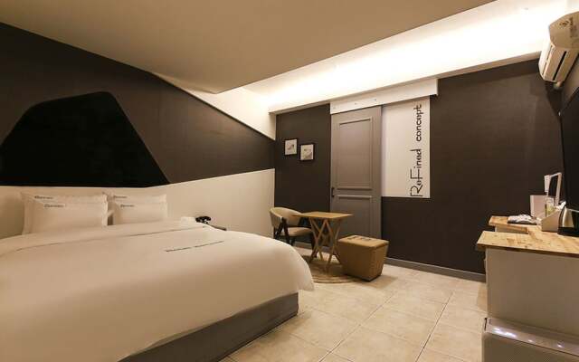Refined Hotel