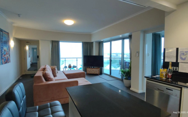 A 406 FANTASTIC OCEAN BEACH and MARINA VIEW APT - MANDURAH – Guest Rooms – Mandurah