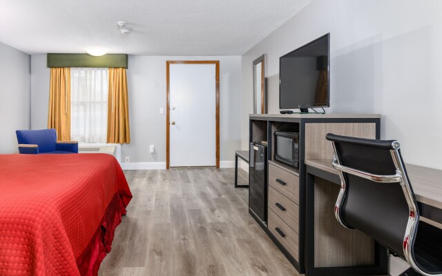 Captains Quarters Motel & Conference Center