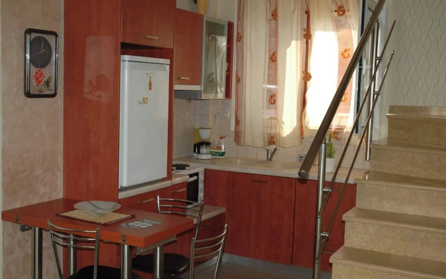 Bussiness Maisonette Getaway 5 min From the Beach