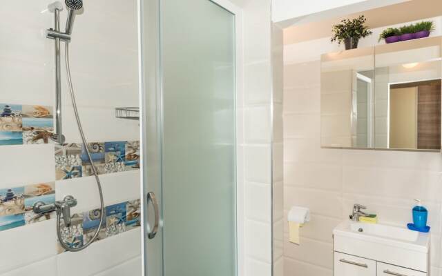 Comfortable Classy Apartment Close to Znjan Beach