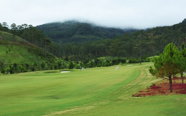 SAM Tuyen Lam Golf & Resorts
