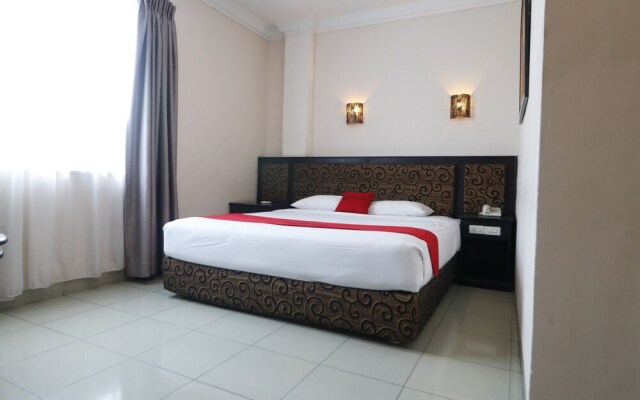 RedDoorz Plus @ Jalan Dr Sutomo Pekanbaru
