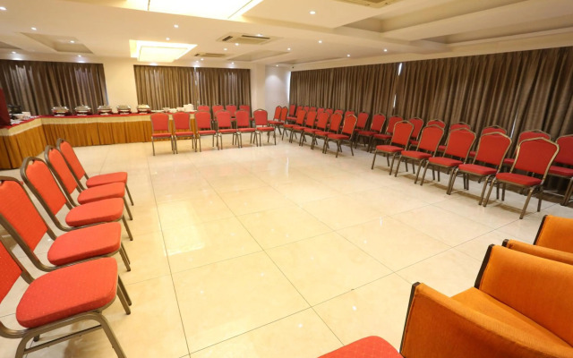 OYO Premium Vastrapur Lake