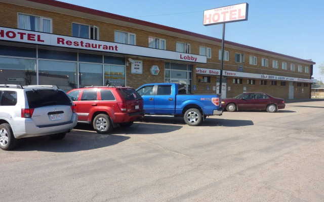 Ramada by Wyndham West Edmonton Hotel & Suites