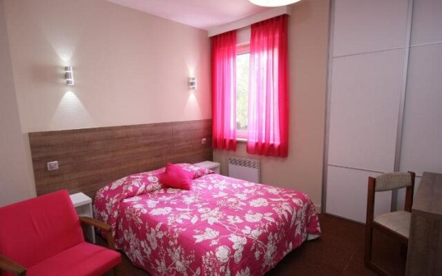 Hôtel Restaurant À LEtoile