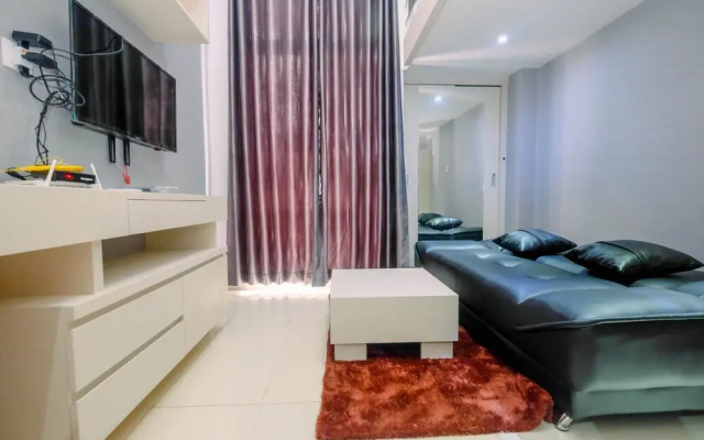 Minimalist and Stylish Studio Dave Apartment By Travelio