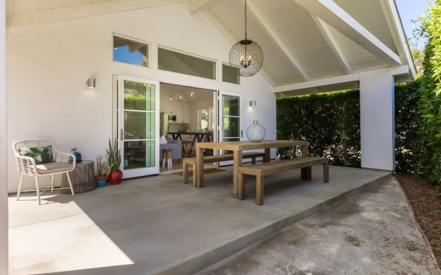 727 Sonrisa St 1 Bedroom Home by RedAwning