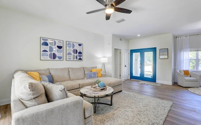 Dog-friendly Home w/ Pool & Yard in Bradenton