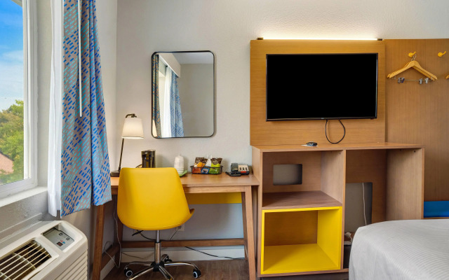 Days Inn by Wyndham Omaha/West Dodge