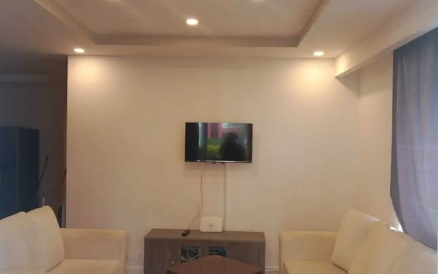 2 Bedroom Apartment With 2 Pools