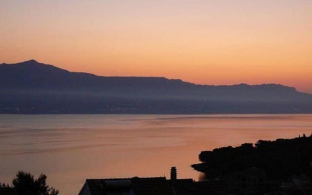 Apartment Soni - with barbecue; A2 Postira, Island Brac