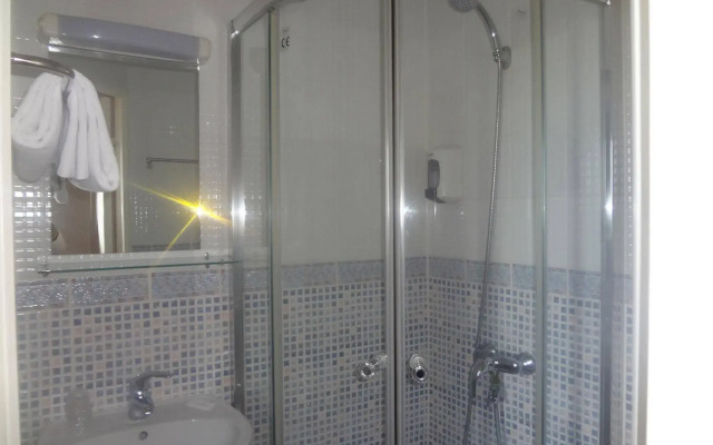 Rev'Hotel Coignières