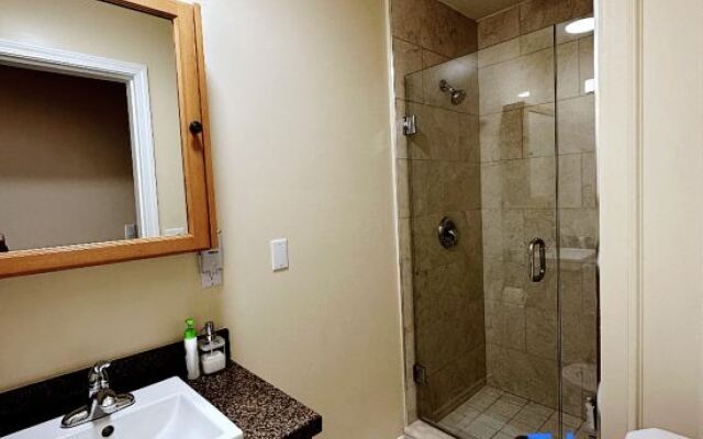 Super Cosy 8B6B in Vancouver heart near to airport