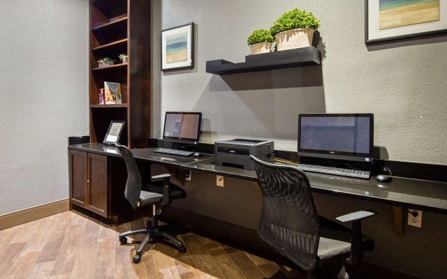 Best Western Plus Hill Country Suites