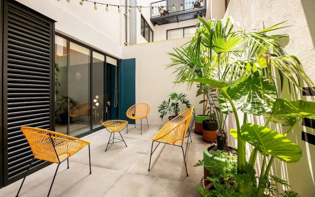 Cozy & Hip Roma Apt with 2 Private Terraces!
