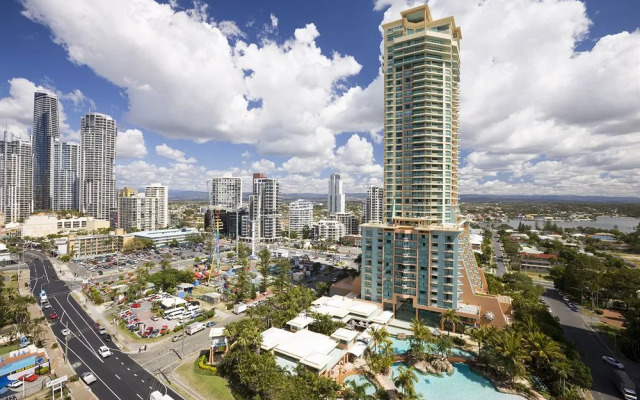 Club Wyndham Crown Towers