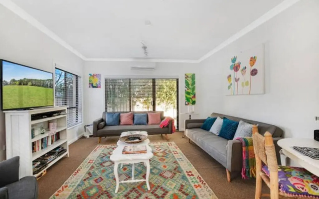 Arborea Country Holiday House catering for 14 to 16 guests In the heart of Bowral – Guest Rooms – Bowral