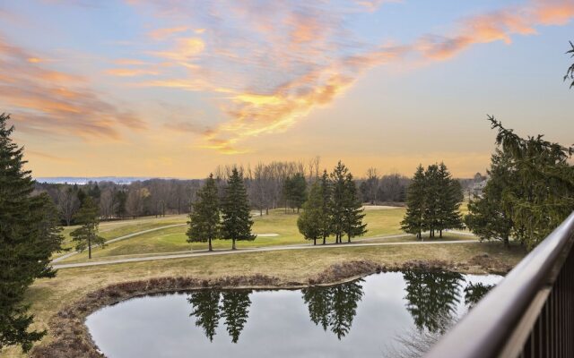 Lakeview Golf Retreat 1BDR Condo 5057