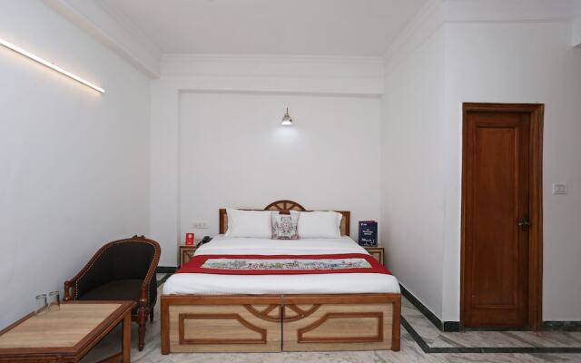 OYO 10072 Hotel Amrit Regency