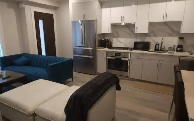 Signature Airport Proximity suite