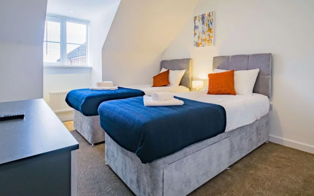 Groups Family 3BR House Emperor