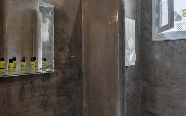 White Lily - Adults Only 16 plus