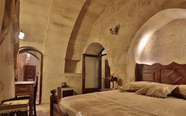 Maccan Cave Hotel