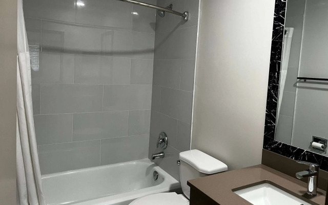 Coast Penticton Hotel