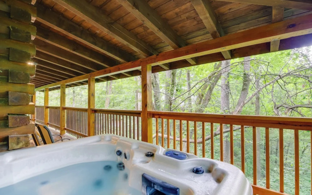 Sevierville Vacation Rental w/ Hot Tub & Grill
