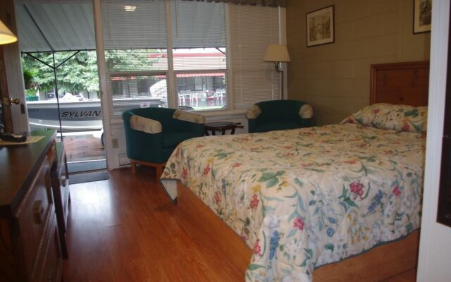Capricorn Motel Royale Thousand Islands