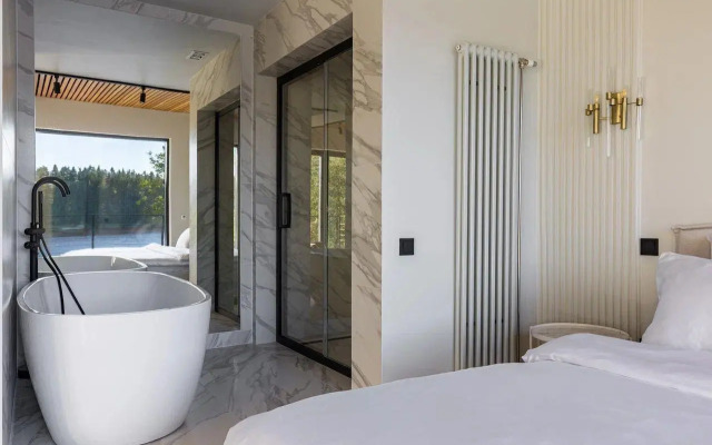 Уникальная Вилла на берегу озера